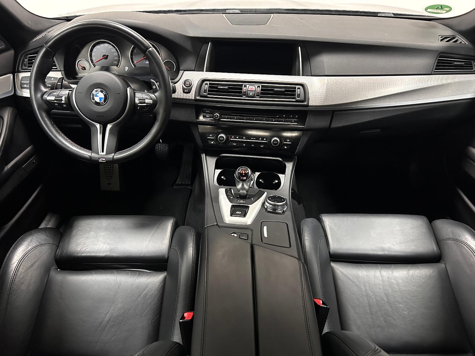 BMW M5 COMPETITION V8 4.4 575ch - PACK COMPETITION - HARMAN KARDON - HUD - CUIR MÉRINOS - SIÈGES CHAUFFANTS