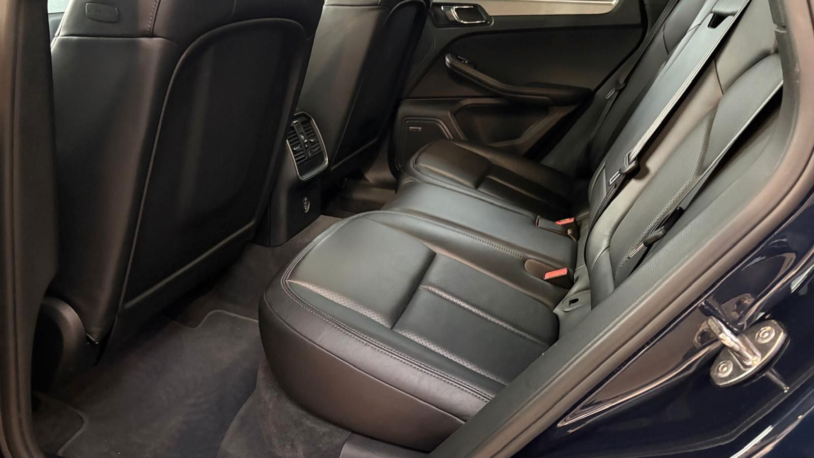 Fahrzeugabbildung Porsche Macan S Diesel/Panodach/21 Zoll Turbo/