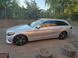 Mercedes-Benz C 220 d T Autom. - Panoramadach , 360 Kamera - Mercedes-Benz C 220 von privat