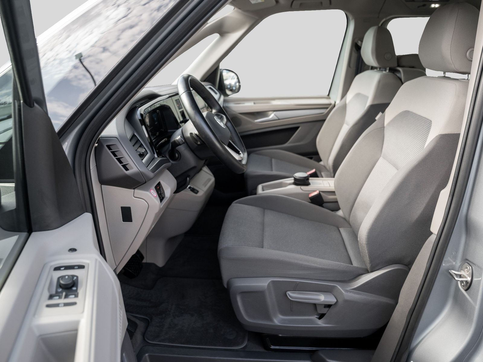 Volkswagen T7 Multivan KÜ 2.0TDI NAVI AHK PLA SHZ 6-SITZE foto 8