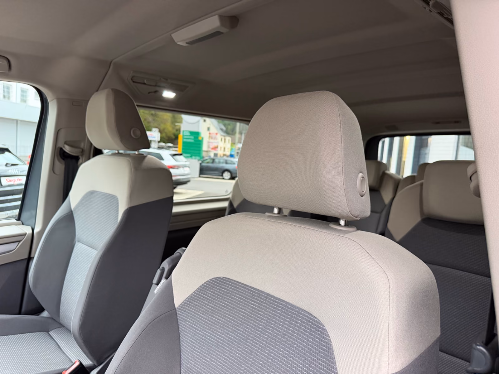 Volkswagen T7 Multivan 2.0 TDI 7-Sitzer