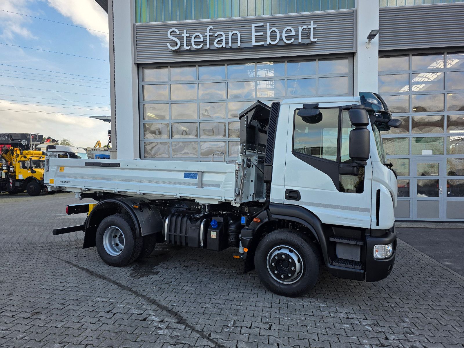 Fahrzeugabbildung Iveco Eurocargo ML160E32 4x2 Kipper, Klima, 2 x AHK