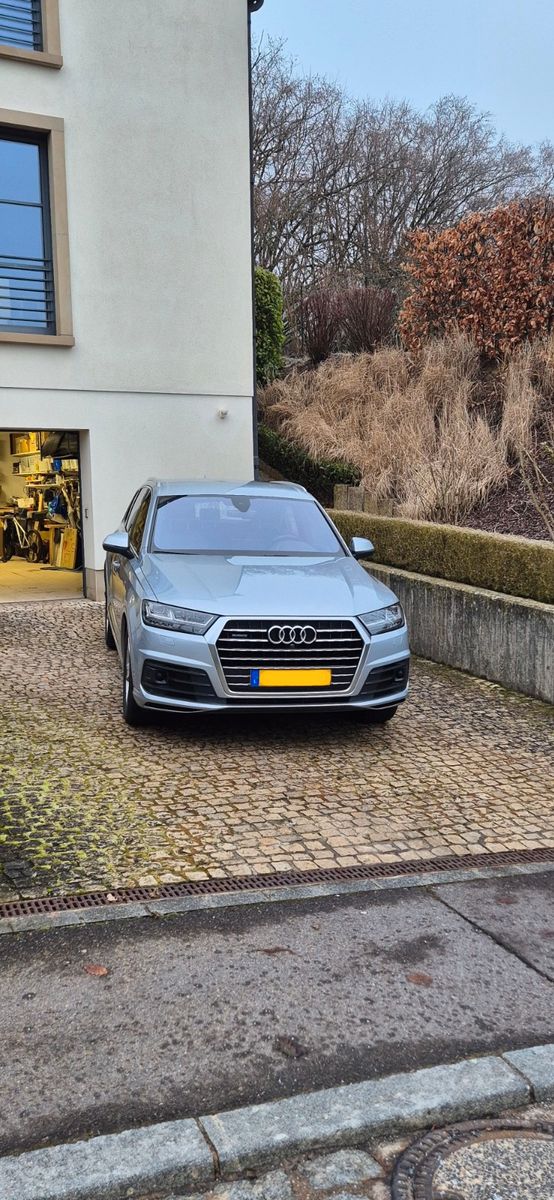 AUDI Q7 3.0 TDI quattro tiptronic -