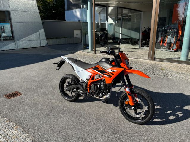 KTM 125 SMC R 2025