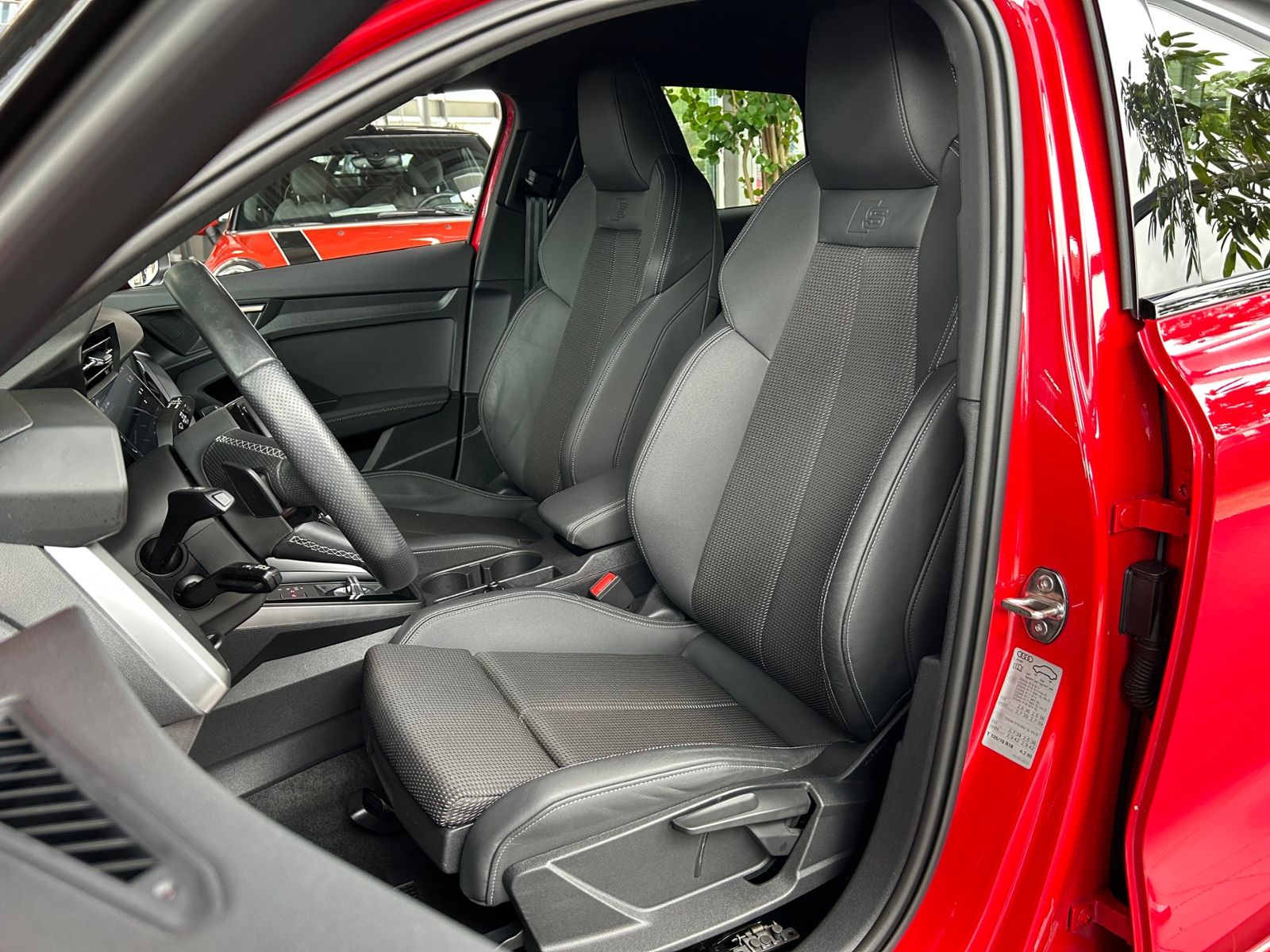 Fahrzeugabbildung Audi A3 Sportback  35 TFSI S line AHK LED NAVI