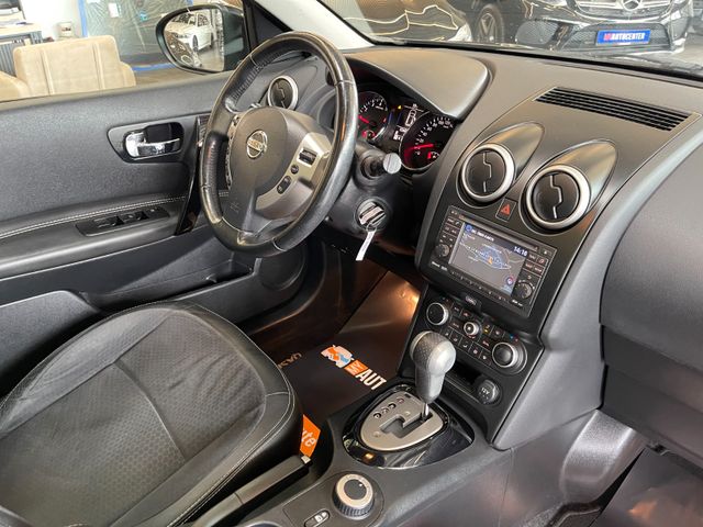 Nissan Qashqai 360 4X4 *PANORAMA*NAVI*TEILLEDER*