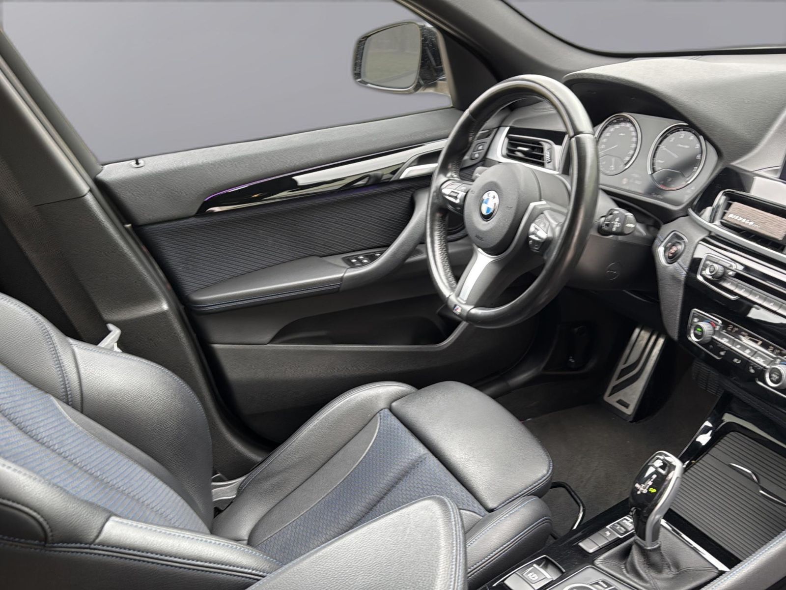 Fahrzeugabbildung BMW X1 sDrive 18 i M Sport/ 18 Zoll/ TOP