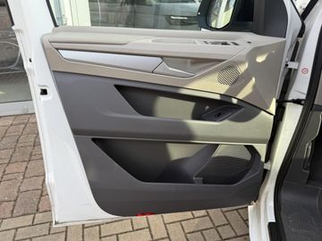 Volkswagen T7 Multivan - 10