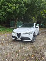 Alfa Romeo Stelvio 2.0 T Super Q4 Super! Inspektion&TÜV neu - Alfa Romeo in Wuppertal