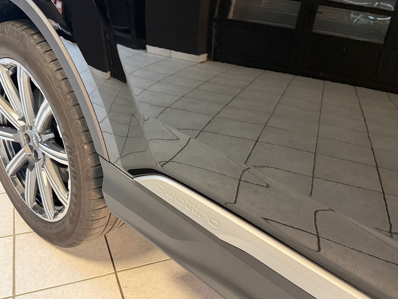 Fahrzeugabbildung Audi Q7 50 TDI Quattro/7-SITZE/PANO/HUD/AMBIENTE/KAME