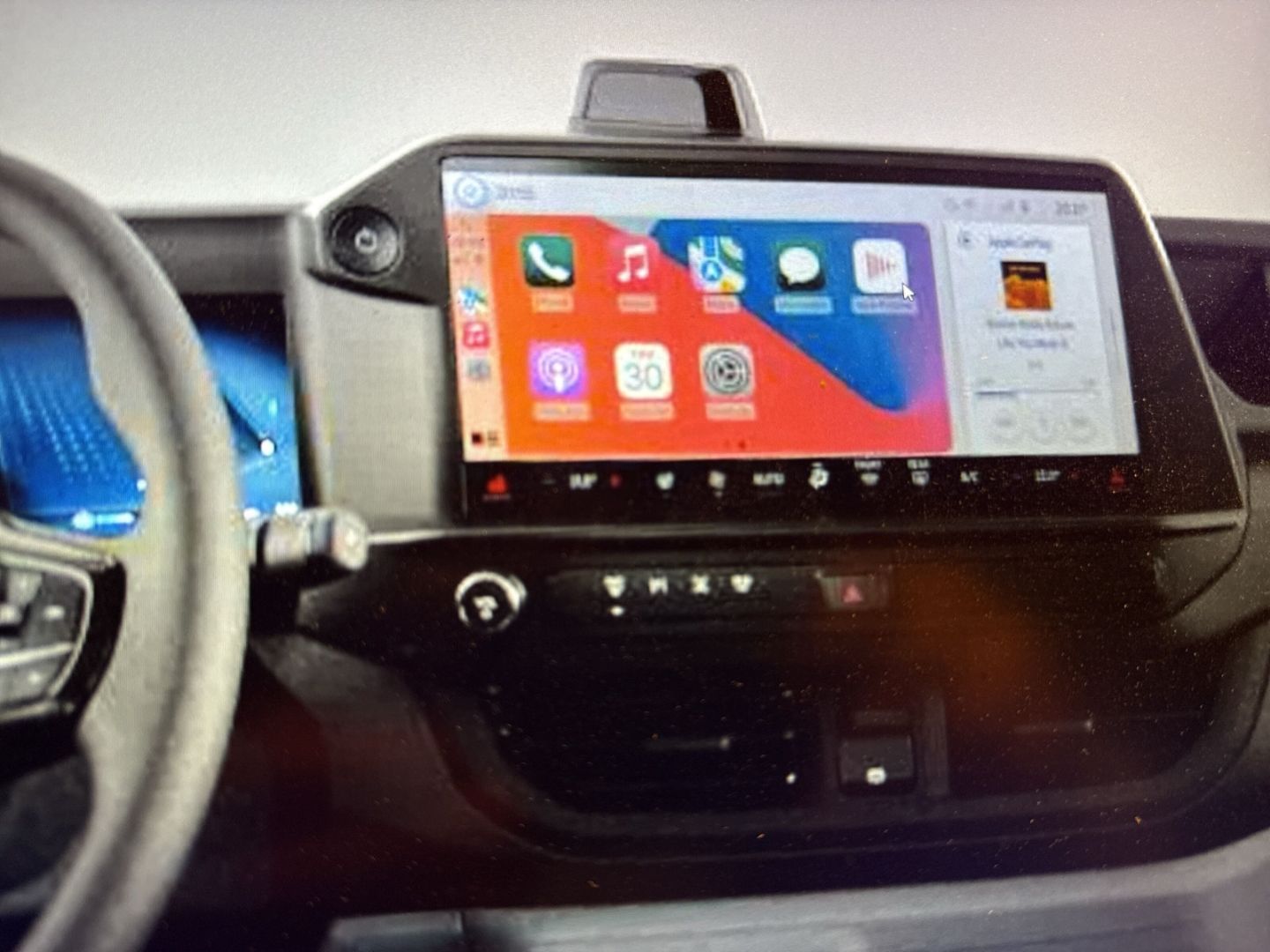 Fahrzeugabbildung Ford Tourneo Custom E-KOMBI 9.Sitzer - Automatik - E-