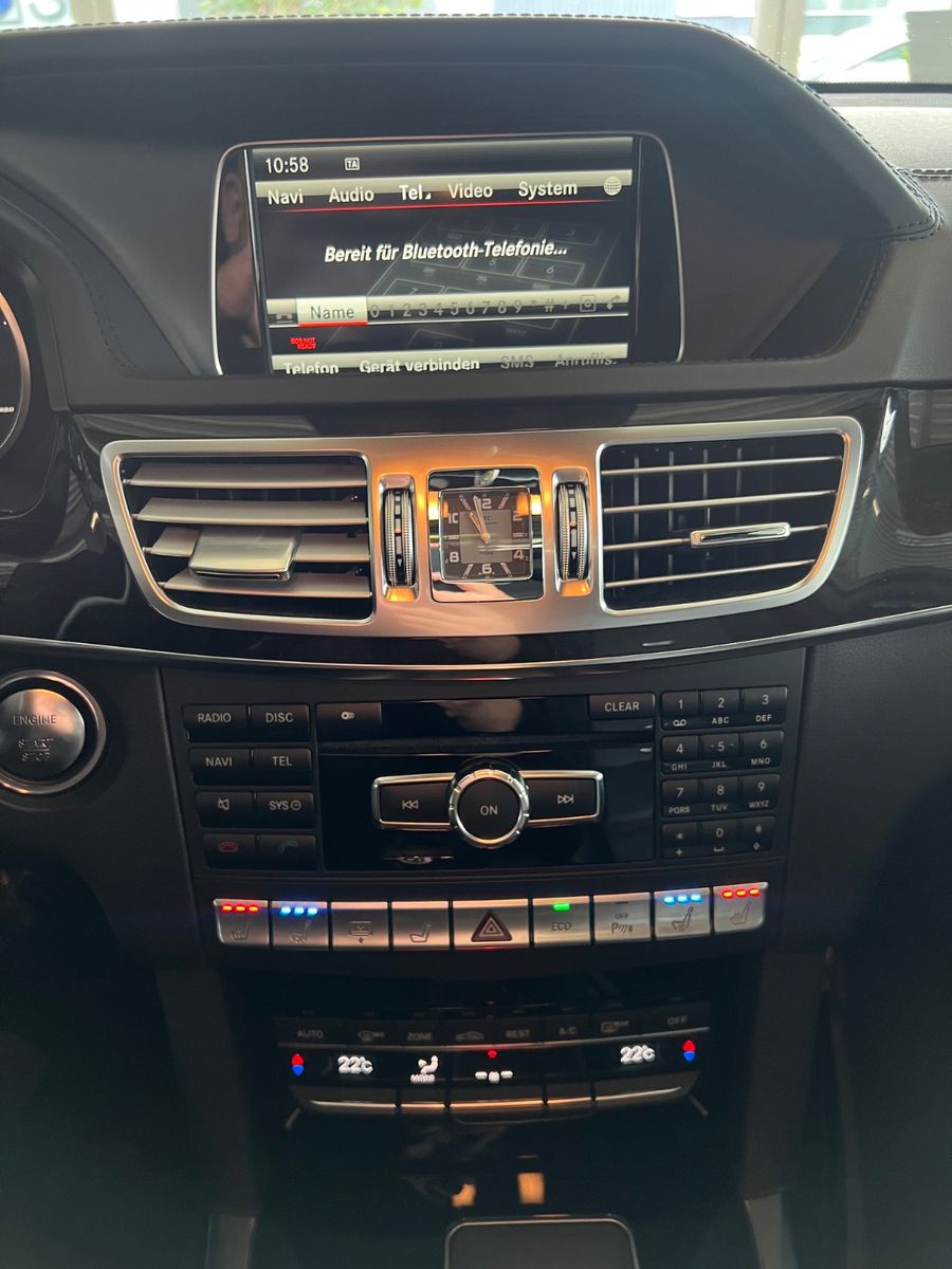 Fahrzeugabbildung Mercedes-Benz E 63 AMG E Lim. *DIAMANTWEISS*MB-SCHECKHEFT*