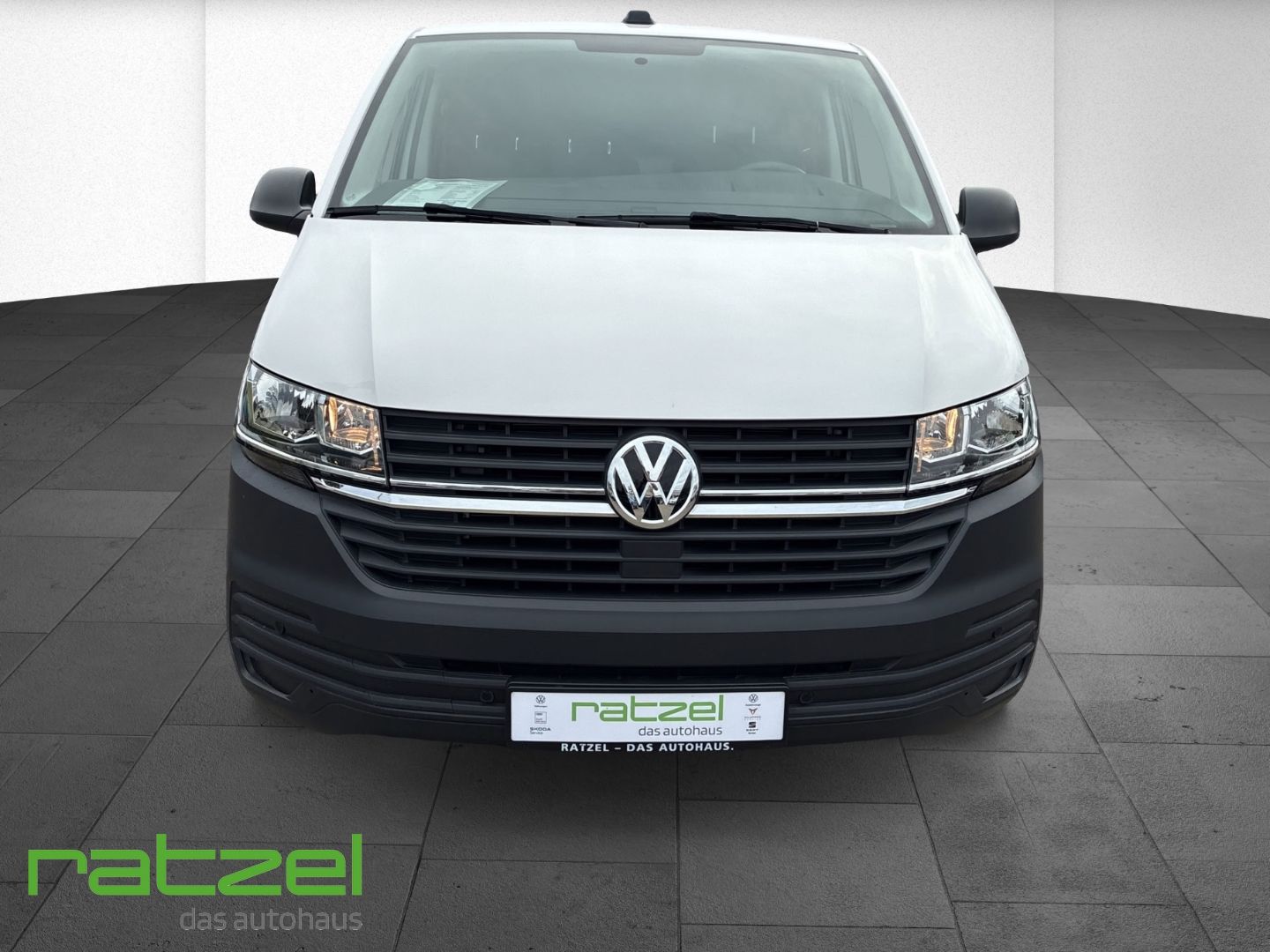 Fahrzeugabbildung Volkswagen T6.1 Transporter Kasten KR 2.0 TDI AHK Navi Kame
