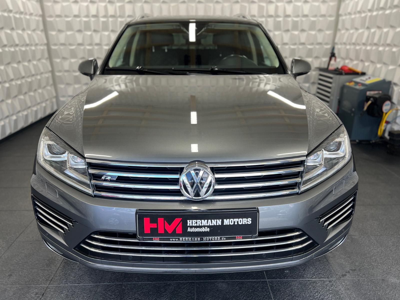 Volkswagen Touareg 3.0 TDI R Line/ AHK/R-Kam/ Leder /Pano