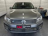 Volkswagen Touareg 3.0 TDI R Line/ AHK/R-Kam/ Leder /Pano - Volkswagen Touareg mit Diesel-Antrieb: Grau