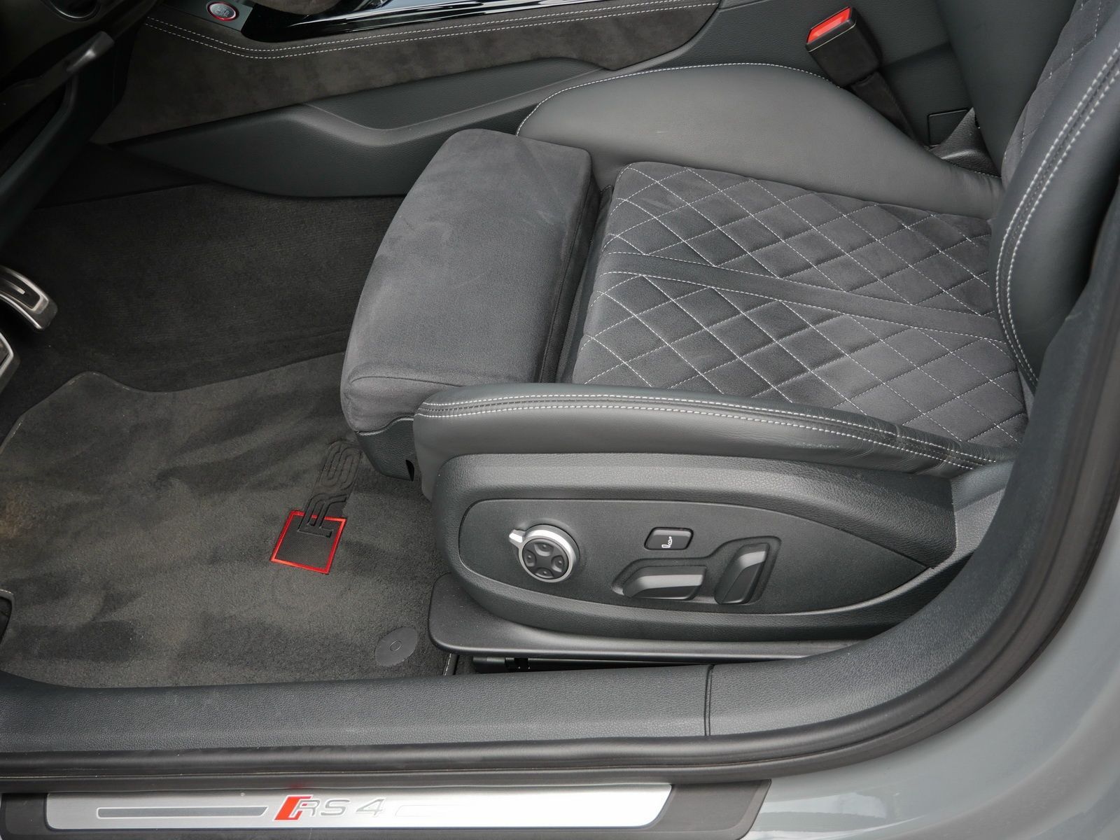 Audi RS4 - Bild 23