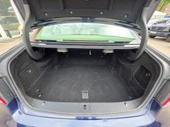 Fahrzeugabbildung E 300 CGI BlueEfficiency 4Matic