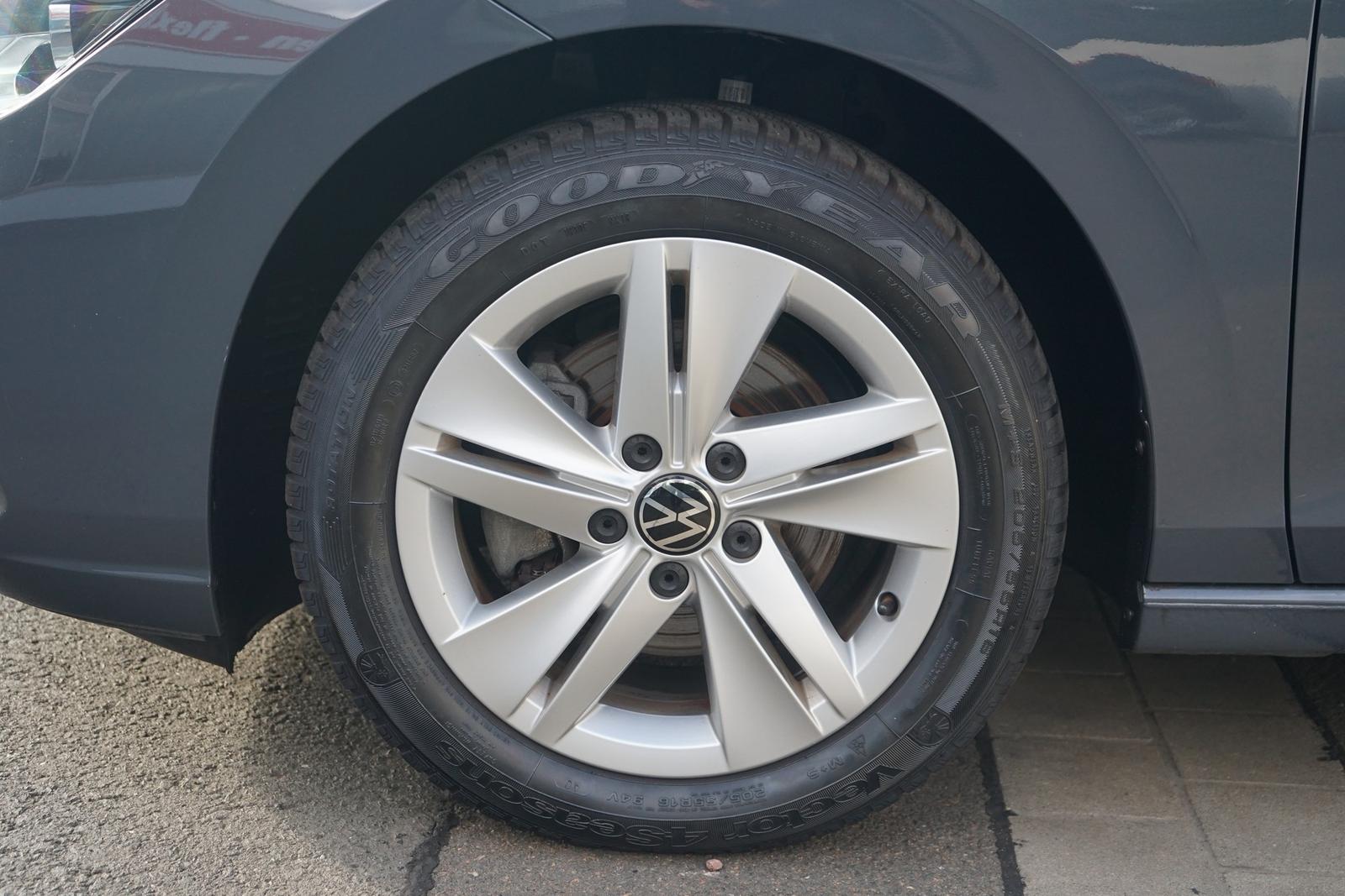Volkswagen Golf VIII 1.5 TSI Life LED Navi ACC App-Connect, миниатюра 27