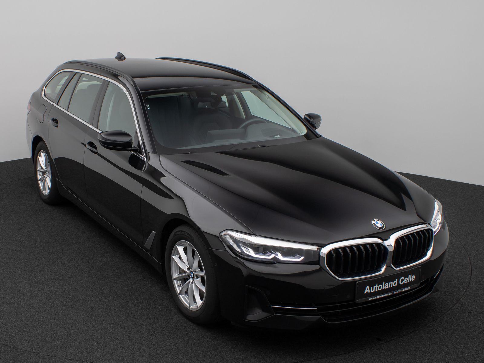 Fahrzeugabbildung BMW 530d xD Kamera HUD 4xKlima Komfort Alarm Sport