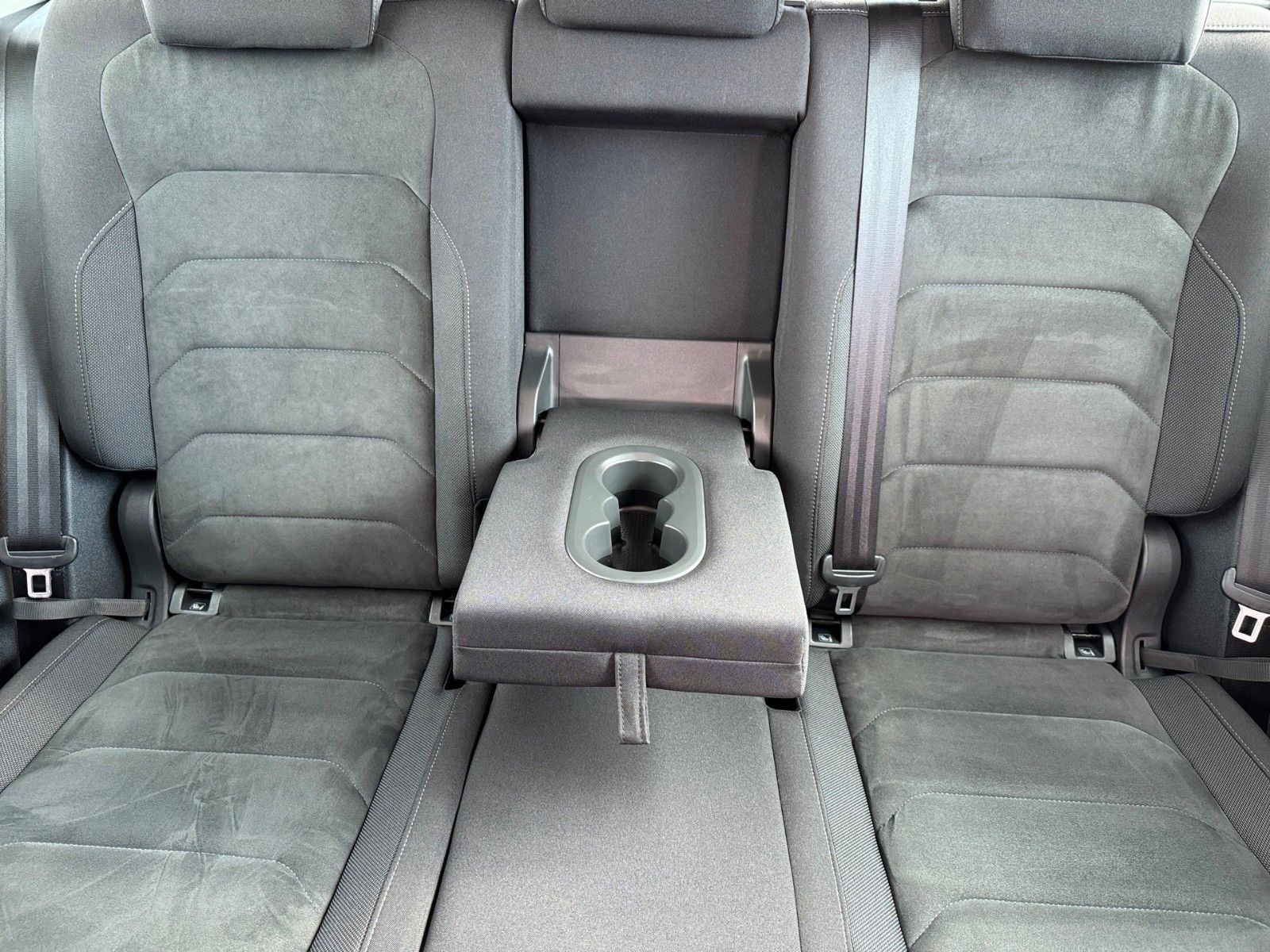 Fahrzeugabbildung Volkswagen Tiguan Highline 2.0 TSI 4Motion