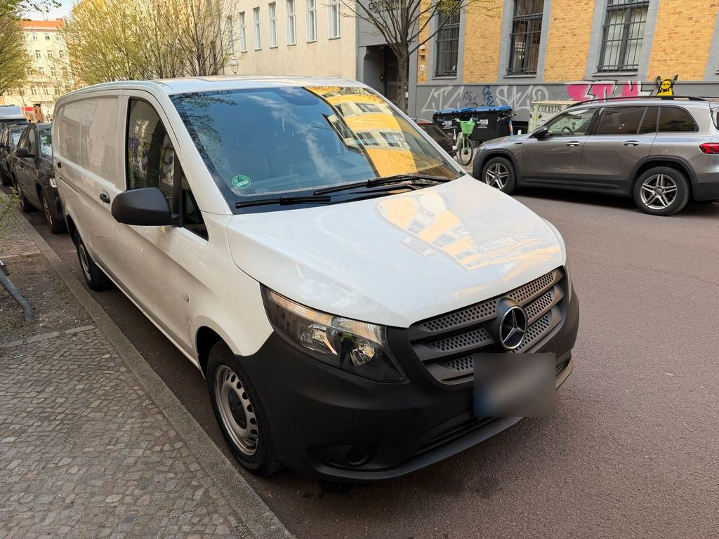 Image of Mercedes-Benz Vito
