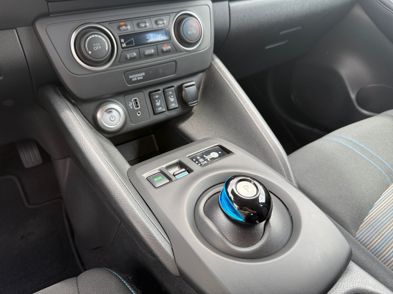 Fahrzeugabbildung Nissan Leaf Acenta R-KAMERA TÜV + SERVICE NEU