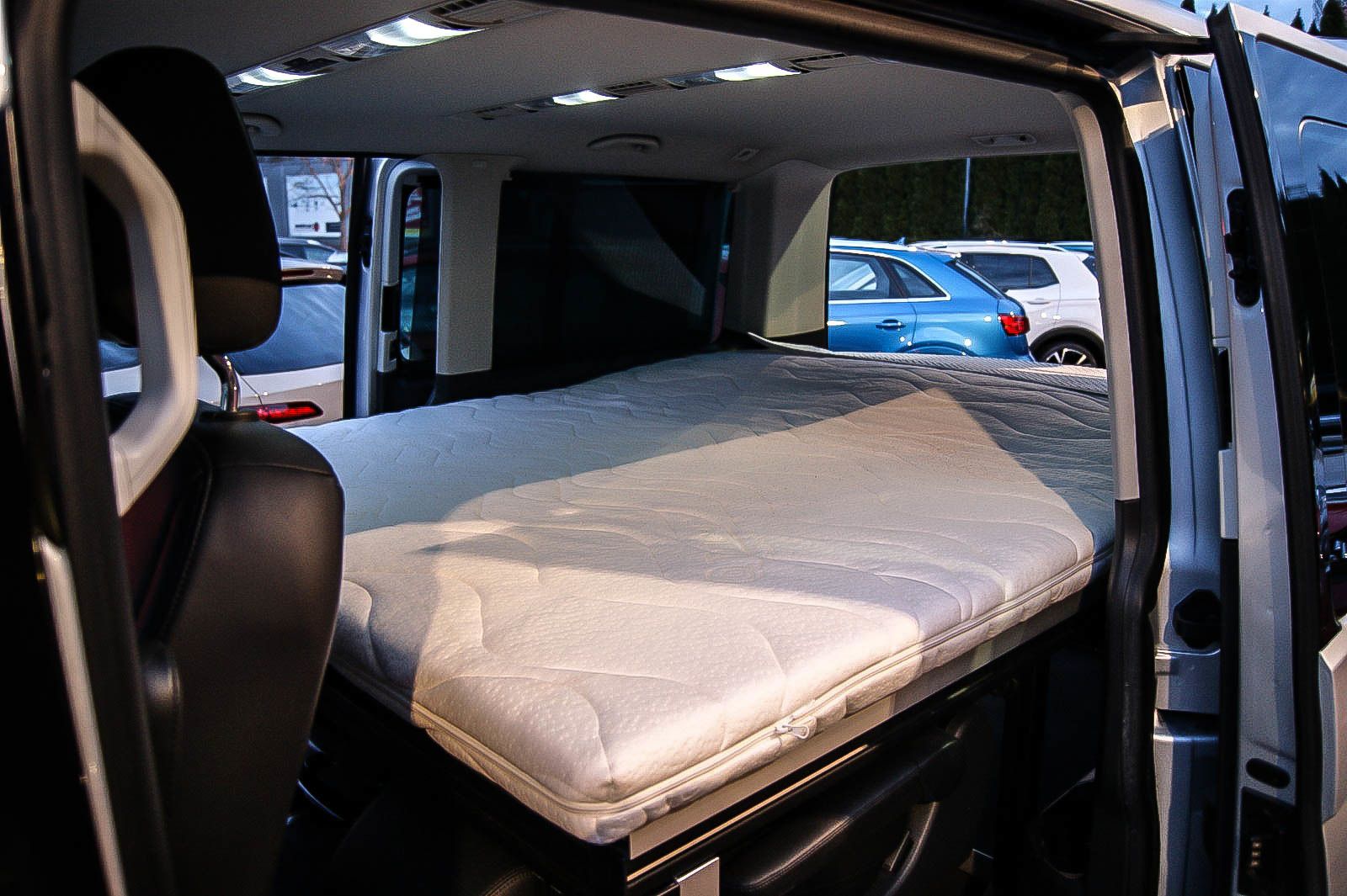 Fahrzeugabbildung Volkswagen T6 Multivan 20TDI DSG Highline 6-Sitze STHZ BETT