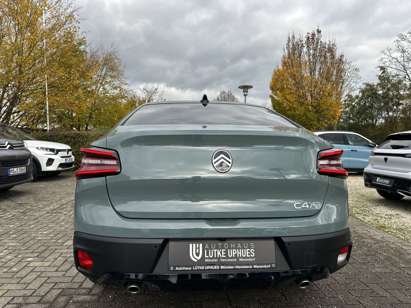 Fahrzeugabbildung Citroën C4 X Max Hybrid 145 El. Pano Navi CarPlay SHZ