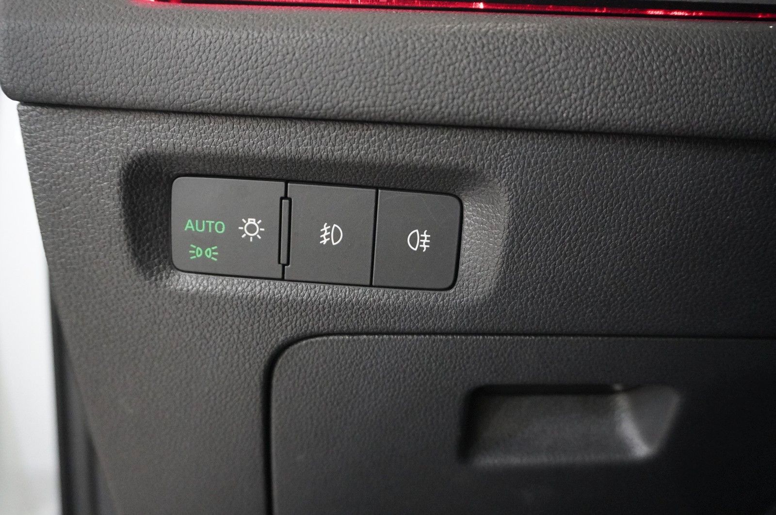 Fahrzeugabbildung SKODA Octavia Combi 2.0 TDI AMBITION NAVI/LED/KAMERA