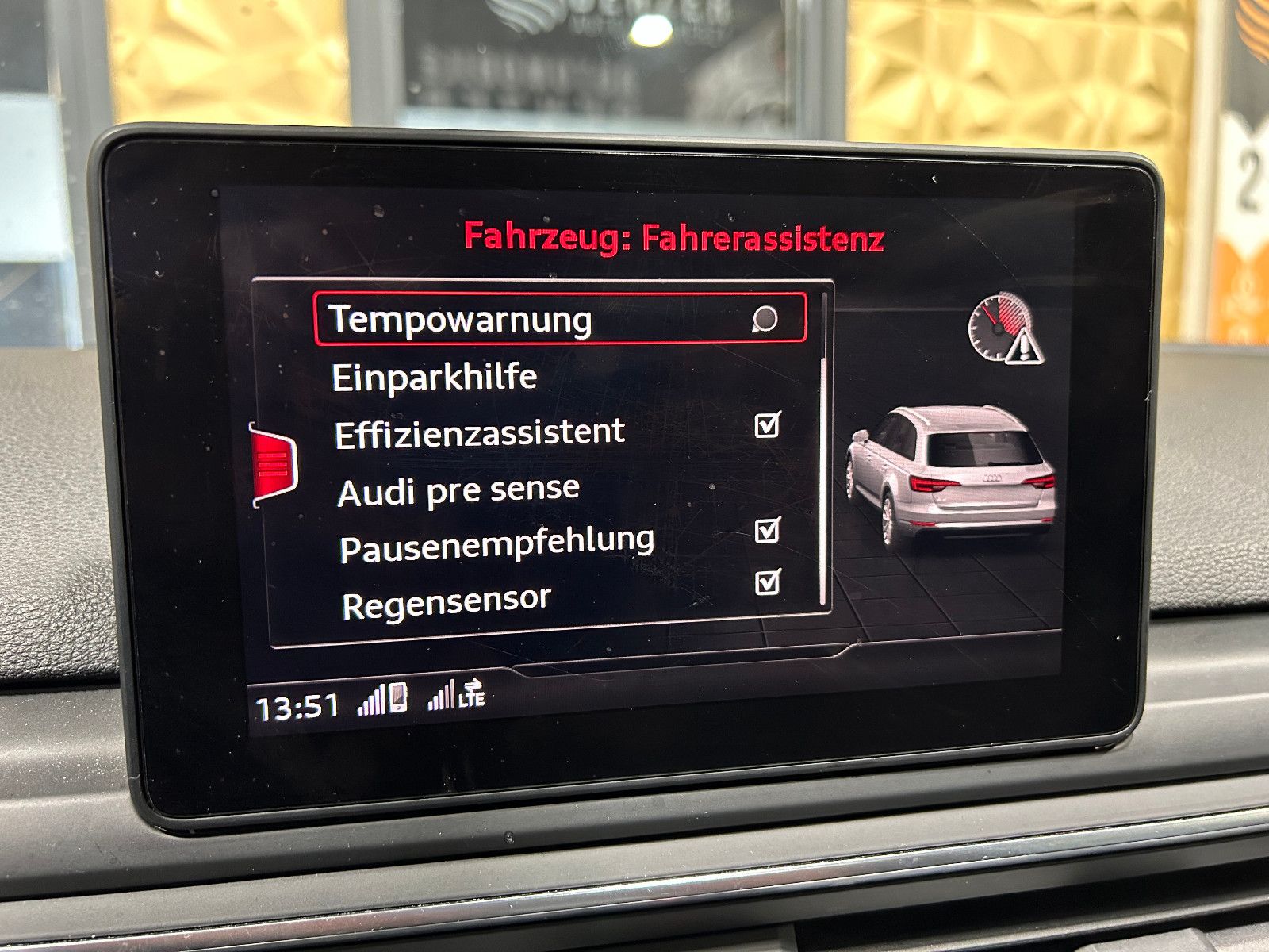 Fahrzeugabbildung Audi A4 Avant basis/PDC/APPLE/TEMPOMAT/AMBIENTE