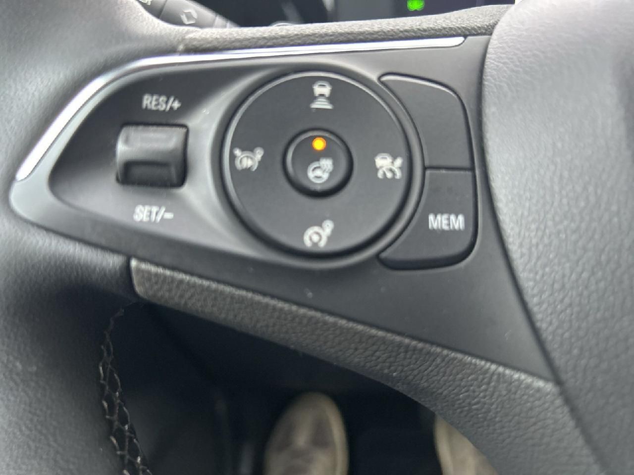 Fahrzeugabbildung Opel Mokka Elegance, Automatik, AHK