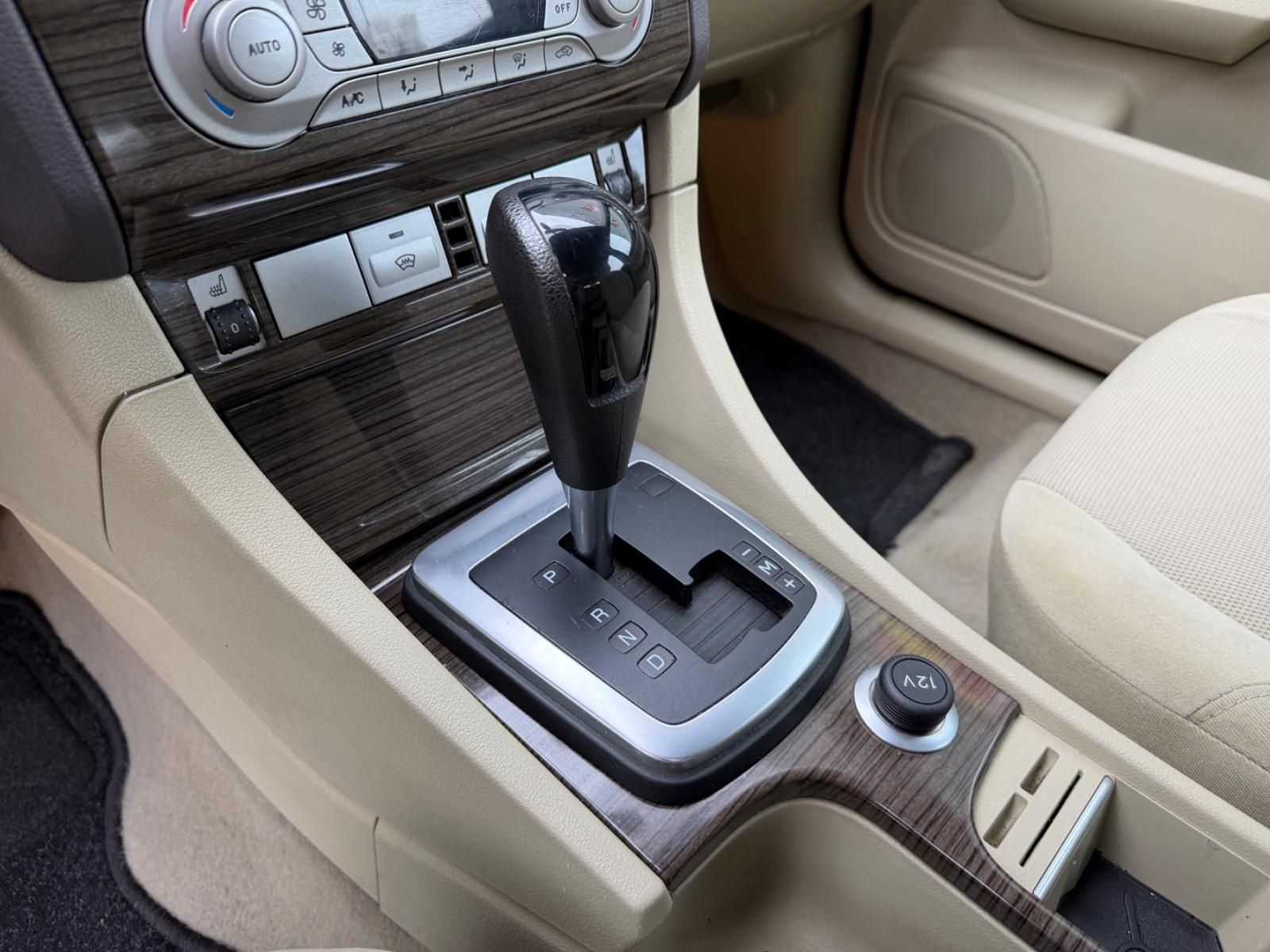 Ford Focus 2008 — photo 18