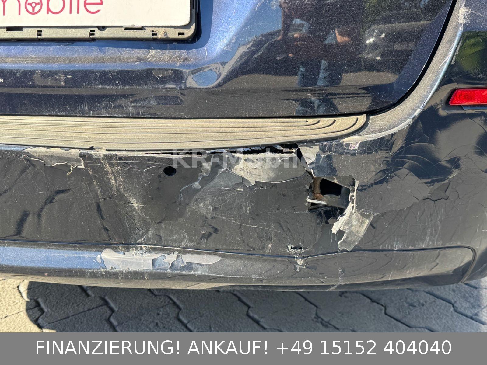 BMW 520 2011 — photo 16