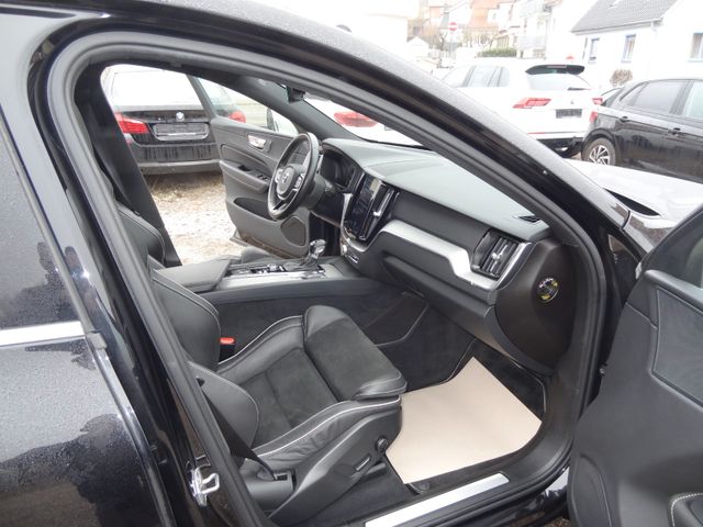Fahrzeugabbildung Volvo XC 60 R Design AWD/Pano/Kamera/Virtual/1.Hand/