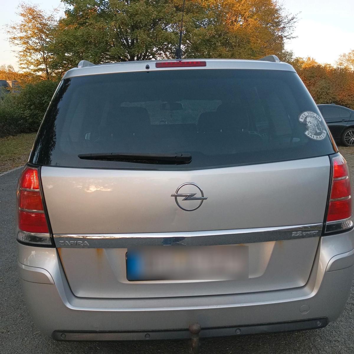 Opel Zafira 2006 — engine 150 HP (110kW)