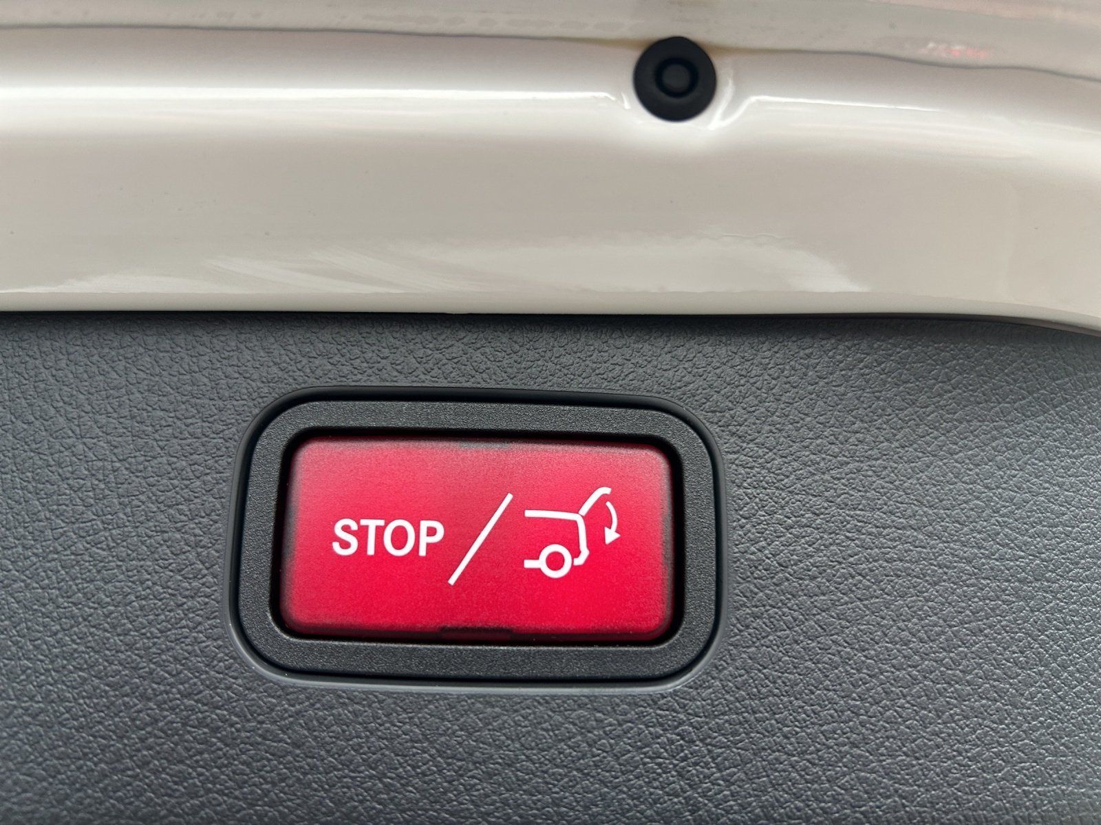 Fahrzeugabbildung Mercedes-Benz C 220 d T AMG Pano AHK Memory DISTRONIC Digital