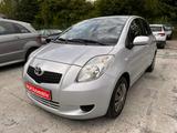 Toyota Yaris Sol 1.3 Autom Nur 45'TKM! Klima PDC 2.Hand - Toyota Yaris Gebrauchtwagen in Hamburg