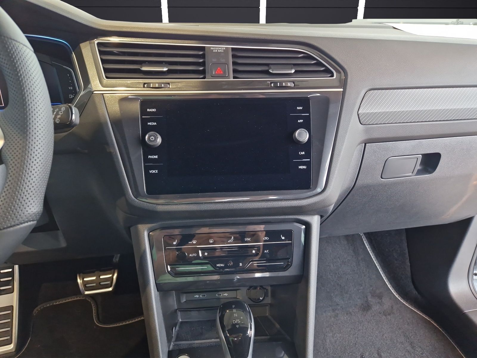 Fahrzeugabbildung Volkswagen Tiguan Allspace TDI R-Line  4M