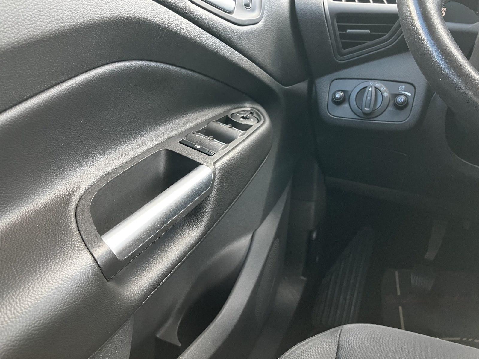 Ford Kuga 1.5 EcoBoost Cool&Connect 4x2 NAVI+XENON+PD