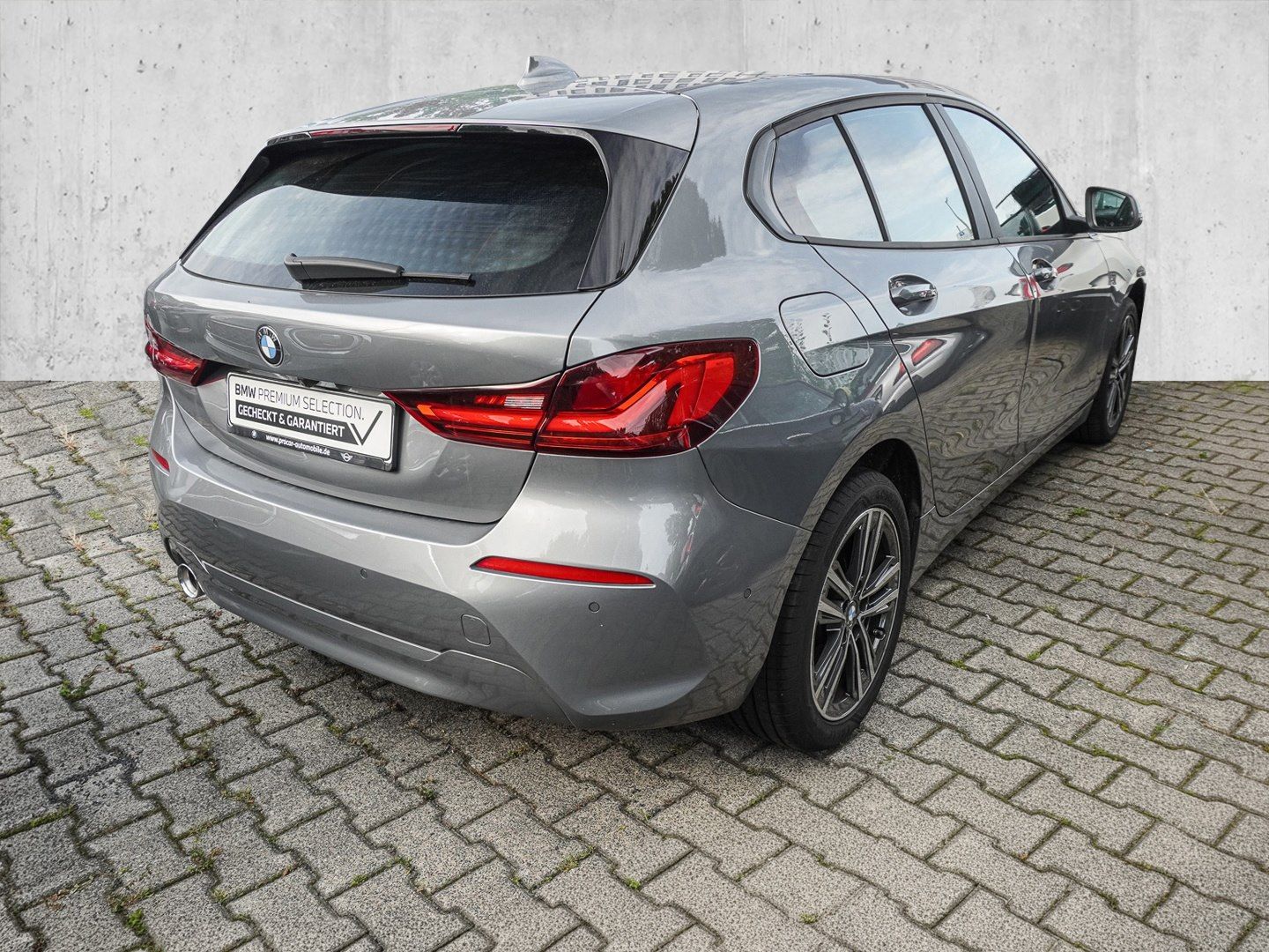 BMW 118i RFK NAVI LED PDC V H DAB Parkass. Tempomat foto 2