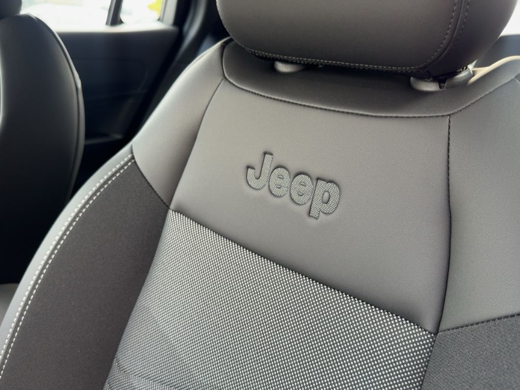 Fahrzeugabbildung Jeep Avenger Altitude, Allwetter Herbstdeal! 30%Nachl