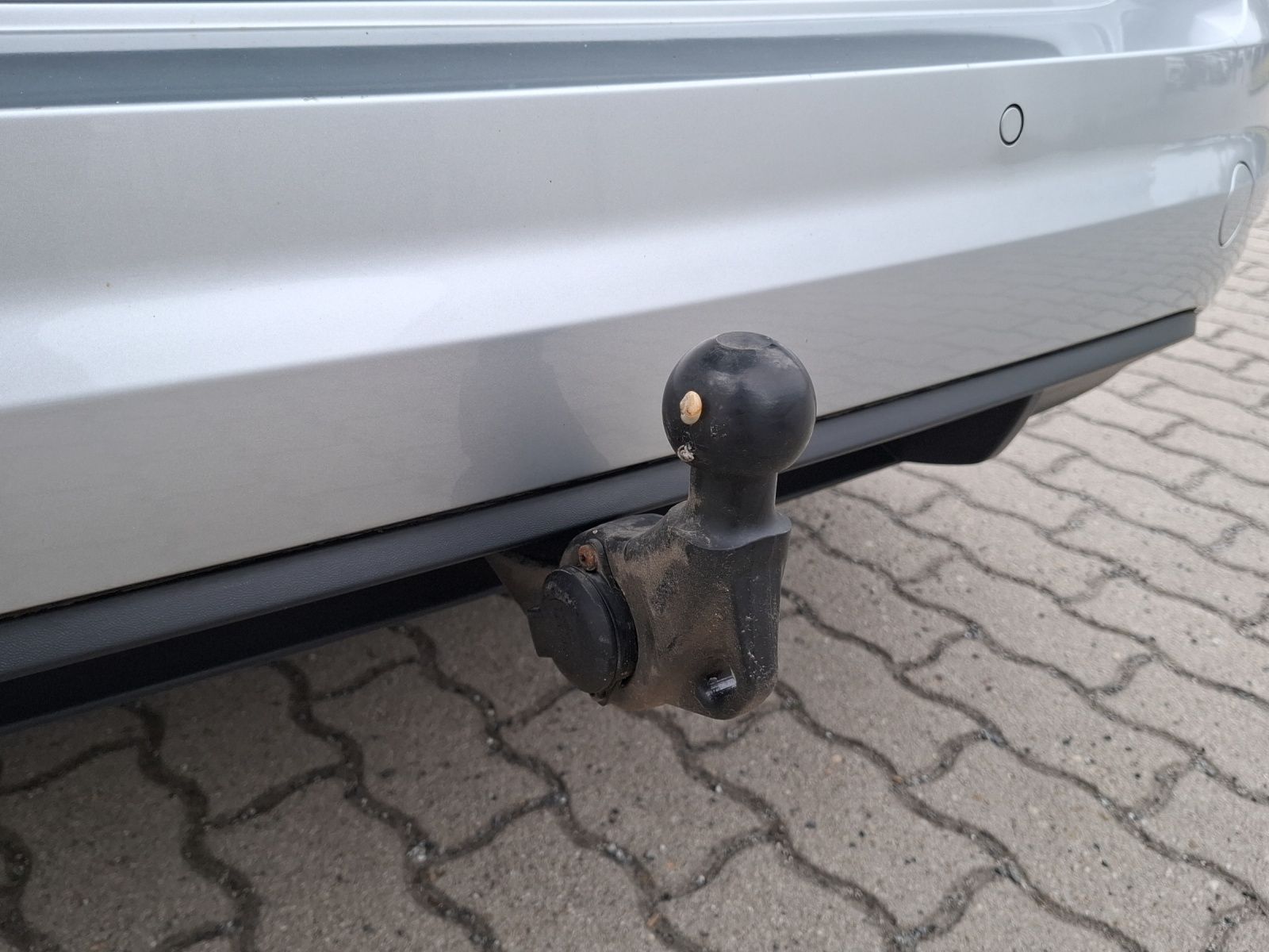 Fahrzeugabbildung Volkswagen Touran TSI Comfortline LED AHK Navi ACC RFK SH