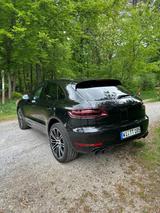 Porsche Macan Turbo mit Performance Paket Turbo mit ... - Porsche Macan Turbo-mit-Performance-Paket
