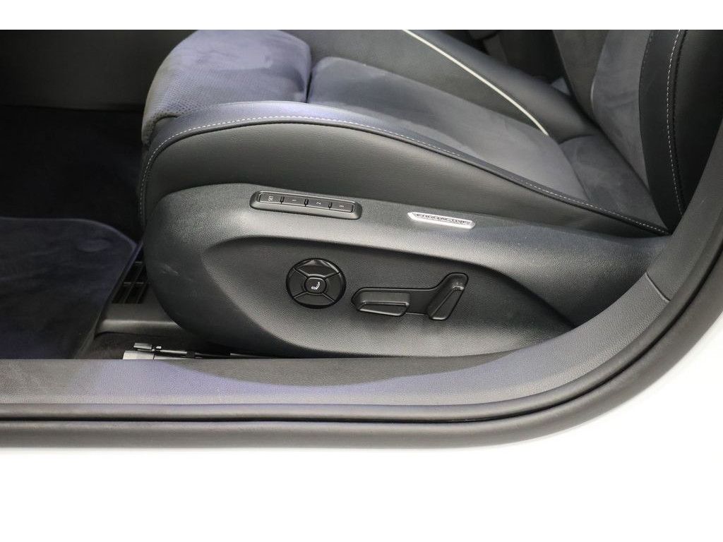 Volkswagen Passat Variant 1.5 eTSI Business DSG Navi Matrix foto 22