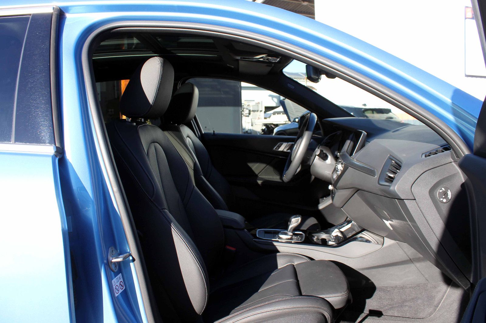 Fahrzeugabbildung BMW 120d xDrive Luxury-Line LED PANO HUD ACC KAM SHZ