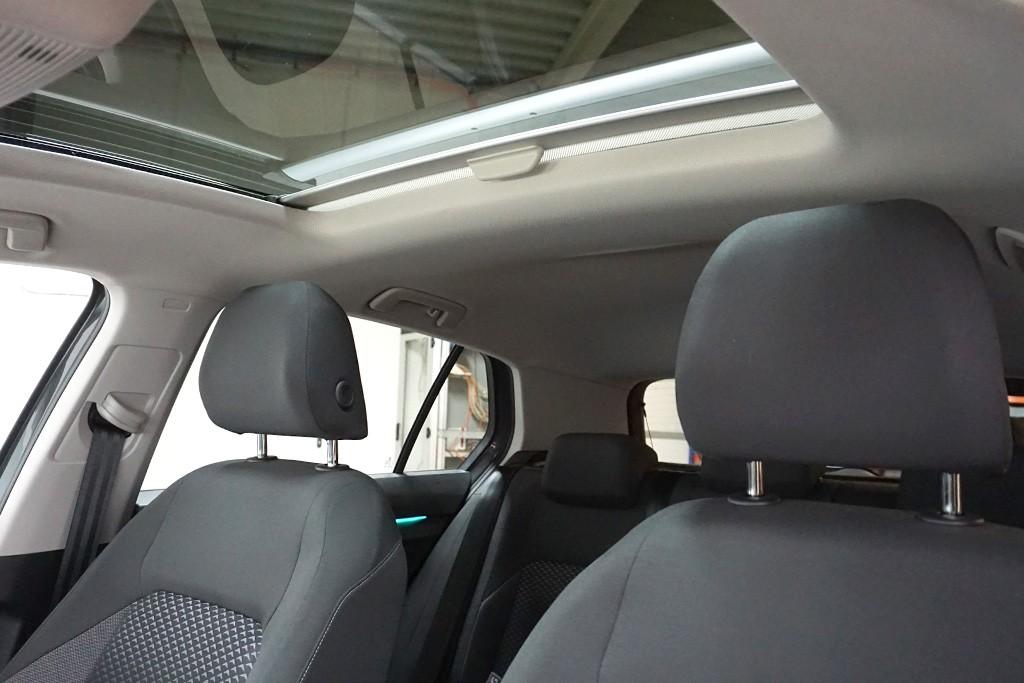 Volkswagen Golf 8 2.0TDI DSG Active Virtual AHK Pano HUD, миниатюра 9