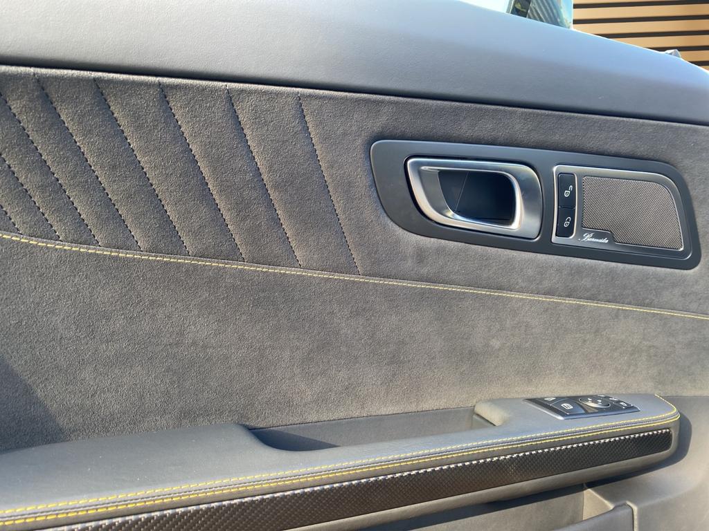 Mercedes-Benz AMG GT R