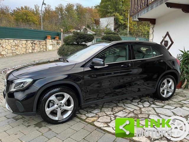 Mercedes-Benz MERCEDES-BENZ GLA 200 d Automatic 4Matic Premium