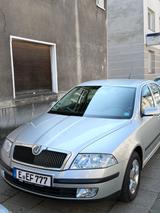 Skoda Octavia 2.0 FSI Ambiente Ambiente - Skoda Octavia: Fsi