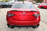 Alfa Romeo Giulia Quadrifoglio Akrapovic 0,99% Finanzierung - Neuwagen: 0 Finanzierung